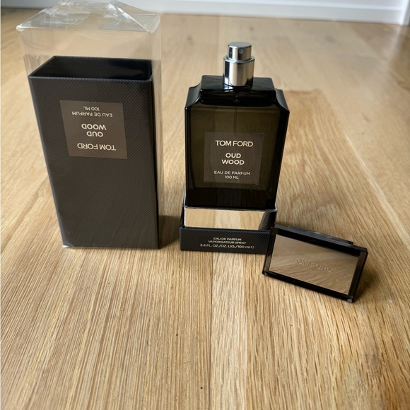 TOM FORD | Oud Wood Eau De Parfum 100ml 3.4oz - Picture 3 of 7